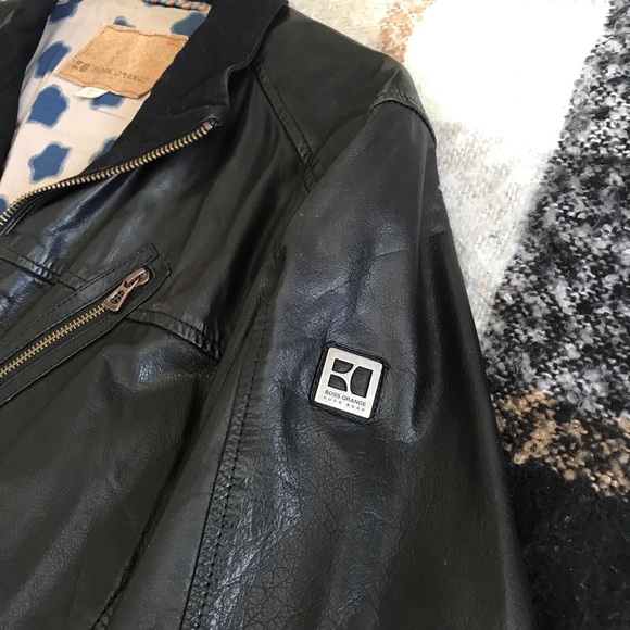 Luxurious Hugo Boss Black real leather jacket. - Picture 9 of 16